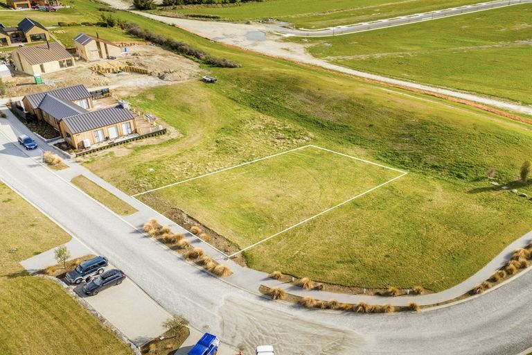 Photo of property in 35 Cunninghams Drive, Jacks Point, Queenstown, 9371