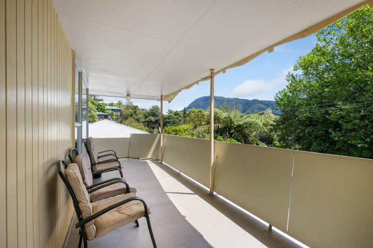 Photo of property in 13 Milton Terrace, Picton, 7220