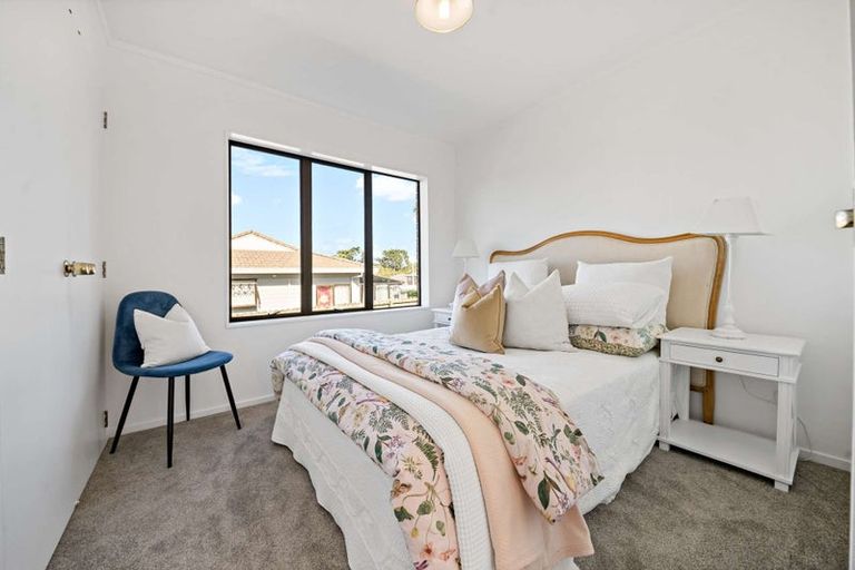 Photo of property in 4 De Quincey Terrace, Highland Park, Auckland, 2010