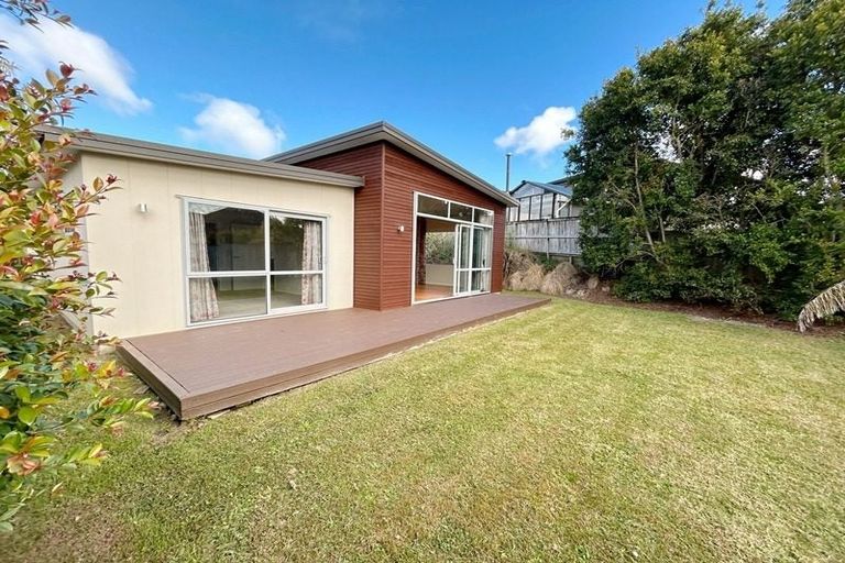 Photo of property in 16 Timberland Drive, Silverdale, 0932