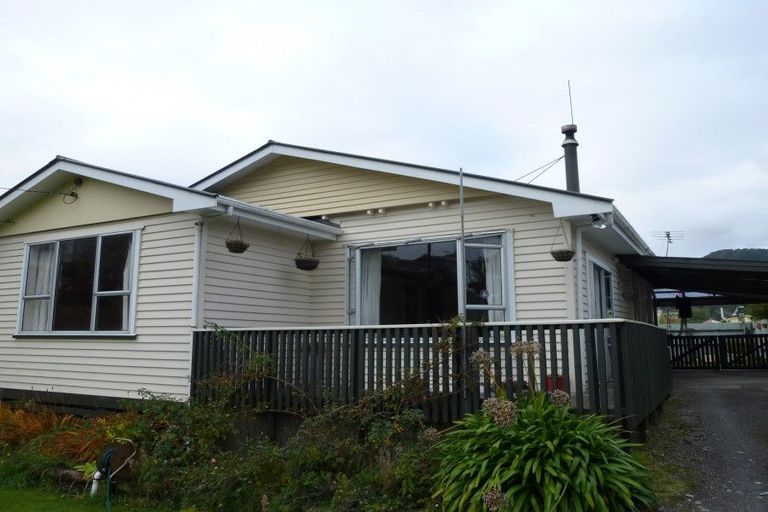 Photo of property in 64 Ranfurly Street, Runanga, 7803