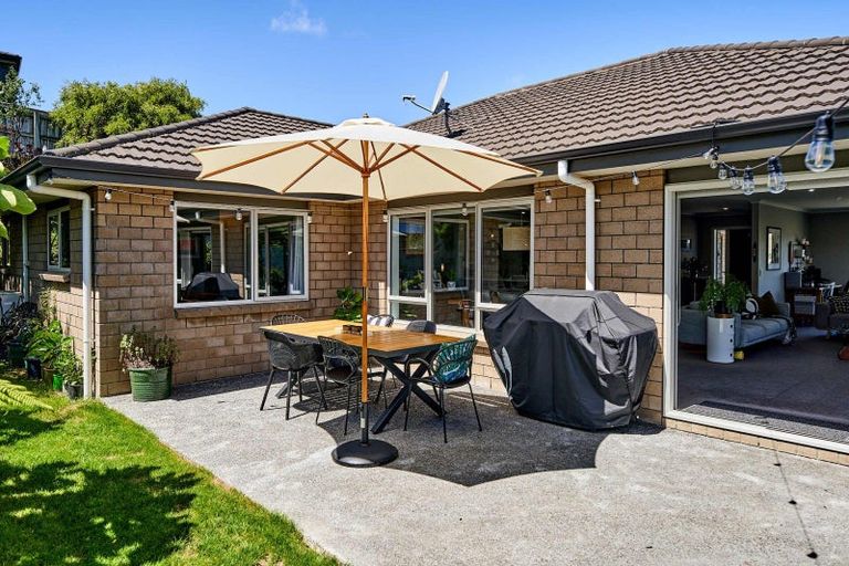 Photo of property in 60 Aotea Drive, Aotea, Porirua, 5024