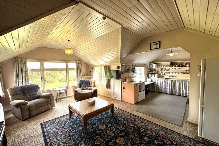 Photo of property in 2262 Papatowai Highway, Maclennan, Owaka, 9586