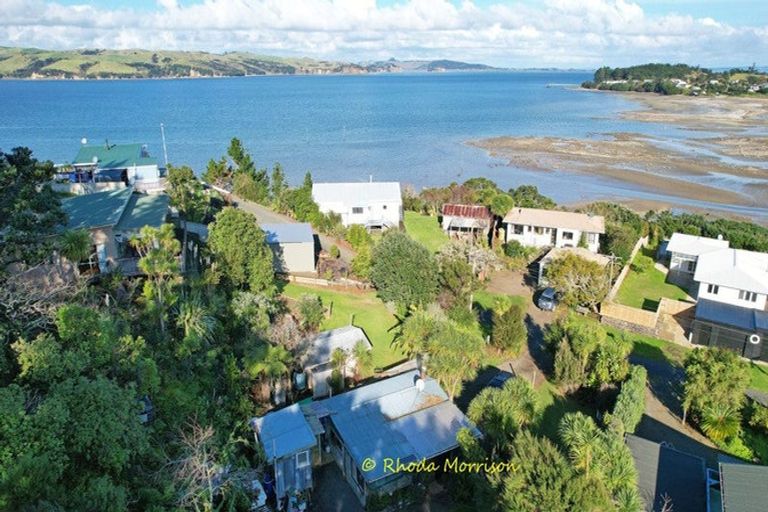 Photo of property in 11 Moana Road, Tinopai, Matakohe, 0593