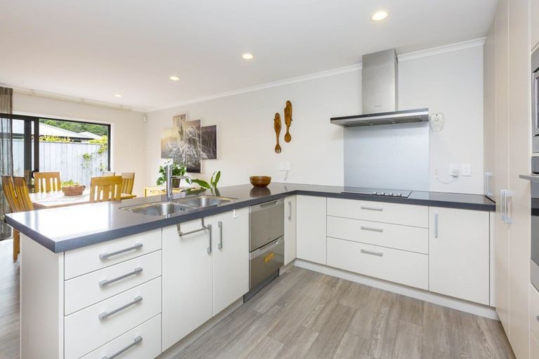 Photo of property in 94 Riverstone Drive, Riverstone Terraces, Upper Hutt, 5018