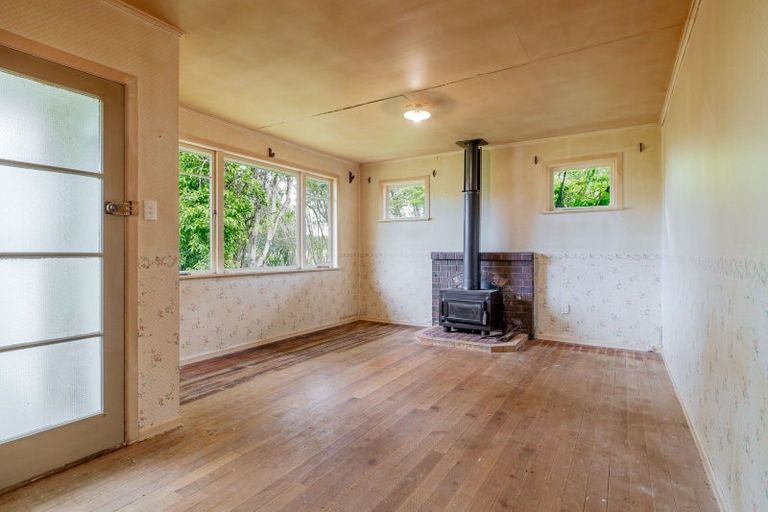 Photo of property in 111 Hinemoa Valley Road, Kaitawa, Pahiatua, 4981