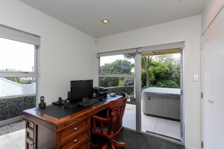 Photo of property in 67a Fulford Street, New Plymouth, 4310