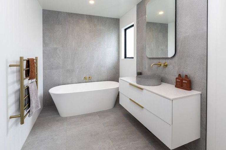 Photo of property in 40 Grayshott Avenue, Casebrook, Christchurch, 8051