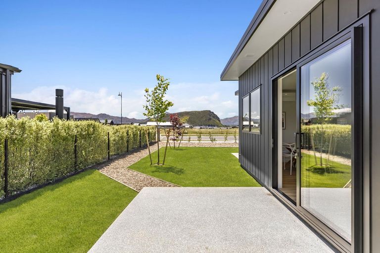 Photo of property in 26 Deans Drive, Wanaka, 9382