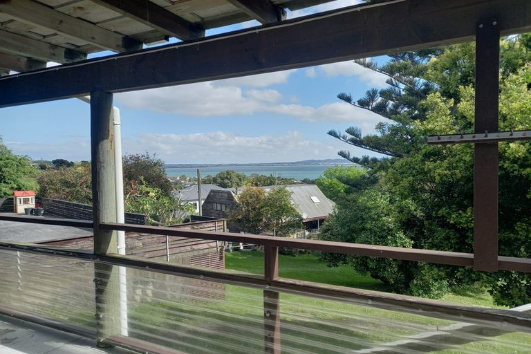 Photo of property in 7 Sea Vista Avenue, Beach Haven, Auckland, 0626