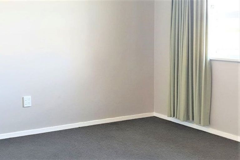 Photo of property in 1 Hardie Grove, Featherston, 5710