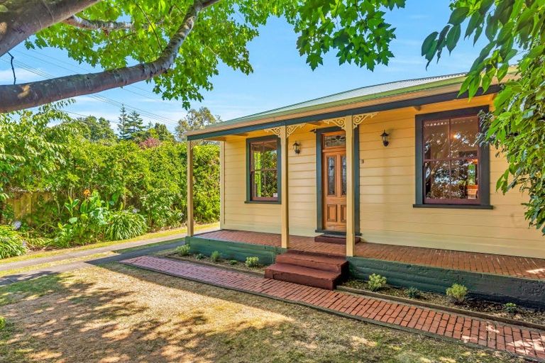 Photo of property in 4 Muhunoa West Road, Ohau, Levin, 5570