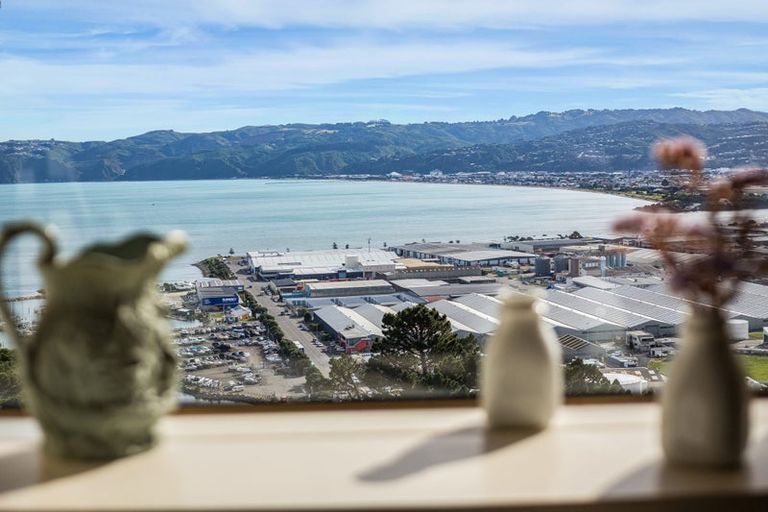 Photo of property in 35b Nikau Road, Point Howard, Lower Hutt, 5013