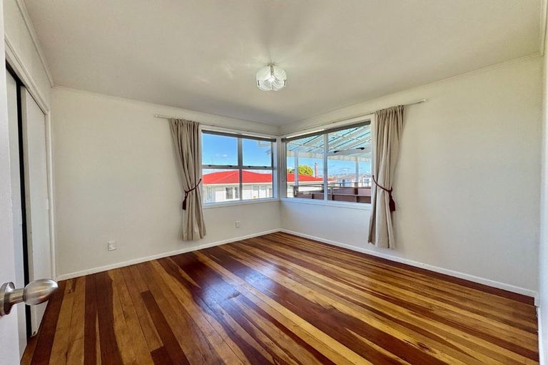 Photo of property in 16 Carole Crescent, Pakuranga, Auckland, 2010