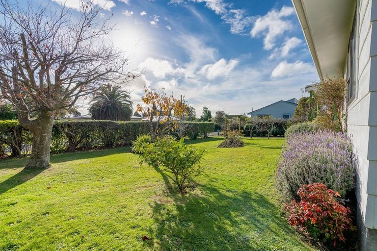 Photo of property in 4 Buckley Grove, Paraparaumu, 5032