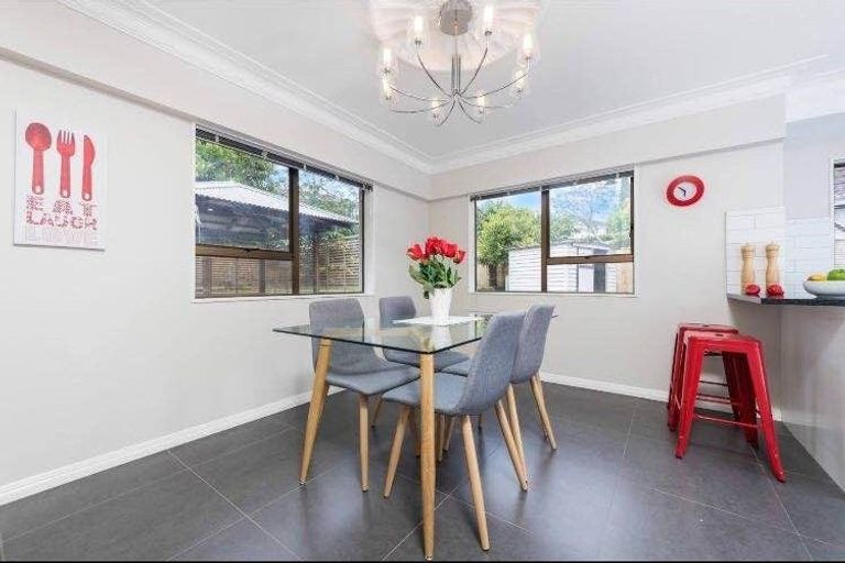 Photo of property in 9 Goodwood Drive, Goodwood Heights, Auckland, 2105