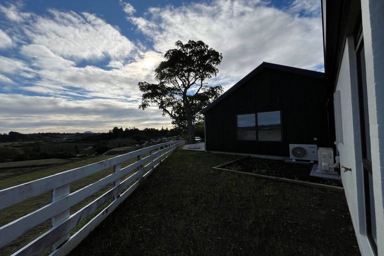 Photo of property in 6 Redfern Way, Pyes Pa, 3112