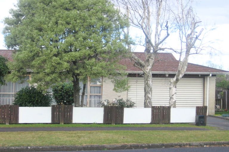 Photo of property in 12 Youngs Road, Papakura, 2110