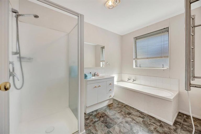 Photo of property in 7 Surrey Lane, Glenview, Hamilton, 3206