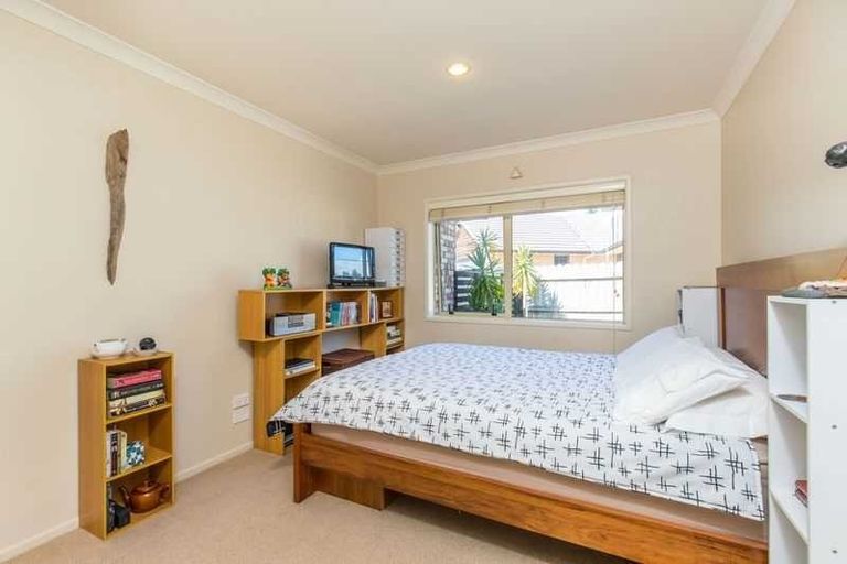 Photo of property in 58 Lothian Brae, Wattle Downs, Auckland, 2103