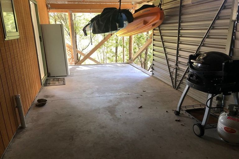 Photo of property in 21 Amelia Crescent, Waikawa, Picton, 7220