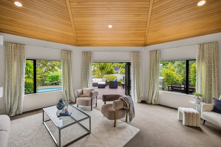 Photo of property in 73m Park Rise, Campbells Bay, Auckland, 0630