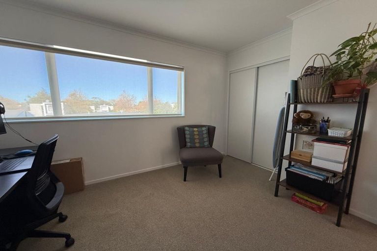 Photo of property in 8 Kitea Place, Mangere, Auckland, 2022