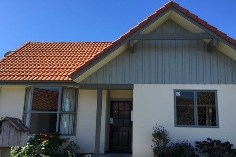 Photo of property in 14a Realm Drive, Paraparaumu, 5032