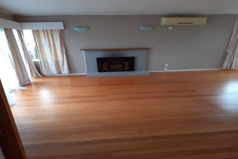 Photo of property in 81 Lauderdale Road, Birkdale, Auckland, 0626
