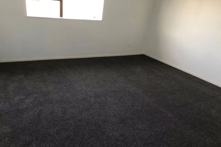 Photo of property in 217 Sturges Road, Henderson, Auckland, 0612