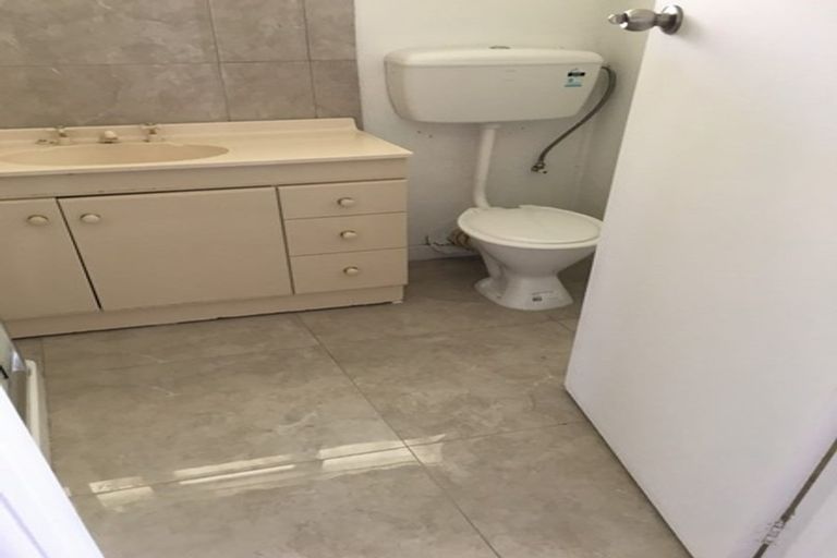 Photo of property in 11 Matipo Road, Mairangi Bay, Auckland, 0630