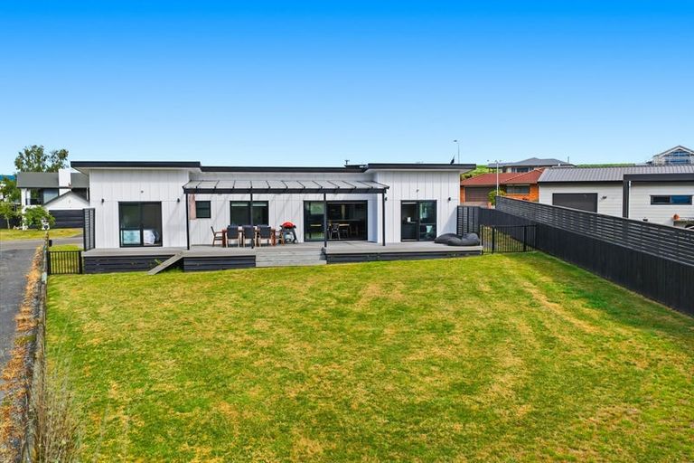 Photo of property in 80 Kahotea Drive, Motuoapa, 3382