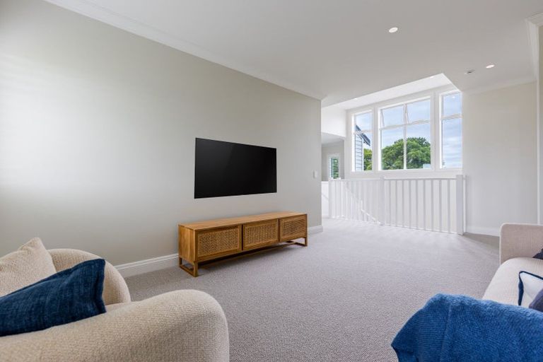 Photo of property in 4 Sunline Drive, Leamington, Cambridge, 3432