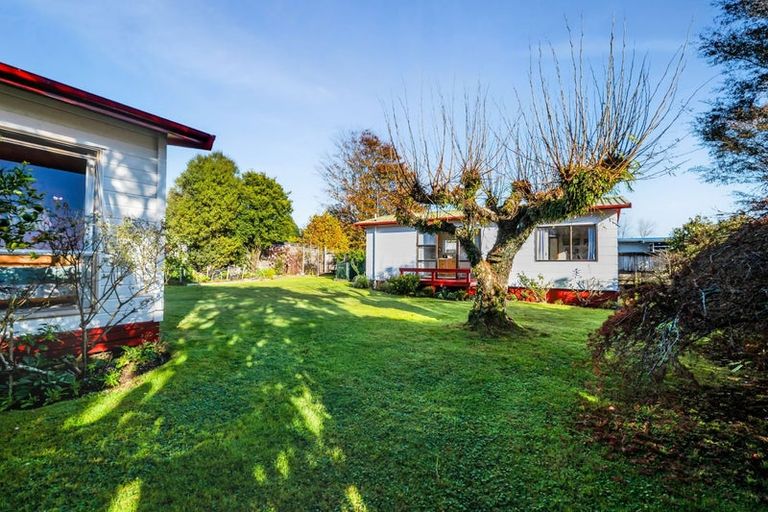 Photo of property in 1274 Egmont Road, Egmont Village, New Plymouth, 4372