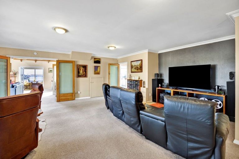 Photo of property in 50 Leslie Street, Waitara, 4320