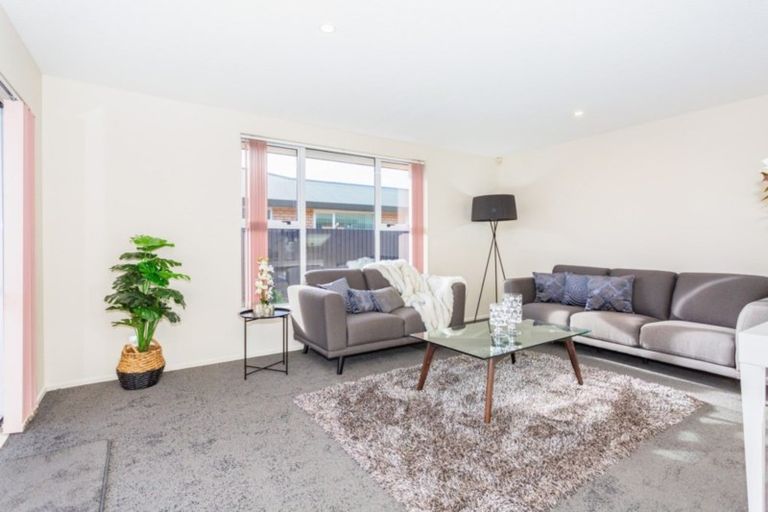 Photo of property in 2/18a Thistledown Place, Woolston, Christchurch, 8062