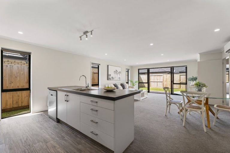 Photo of property in 22 Tiria Drive, Papamoa Beach, Papamoa, 3118