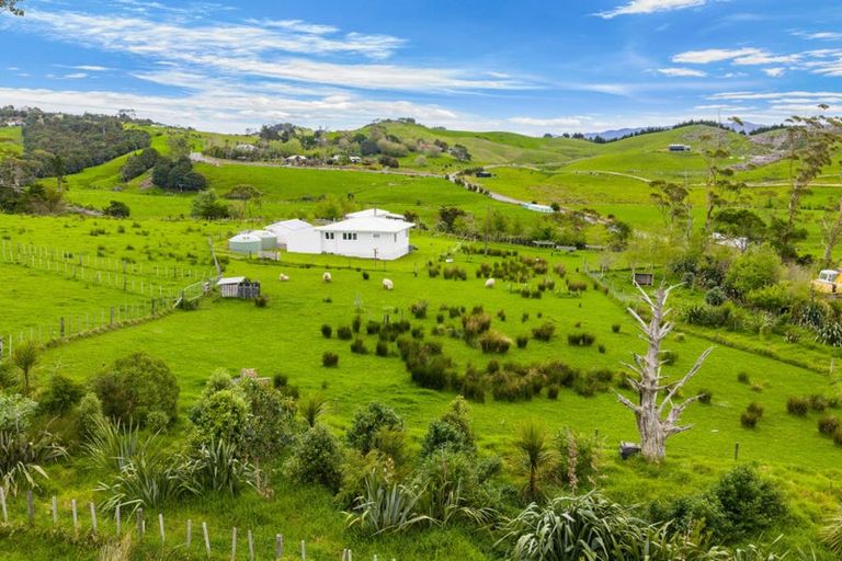 Photo of property in 15 Massey Road, Waipu, 0582