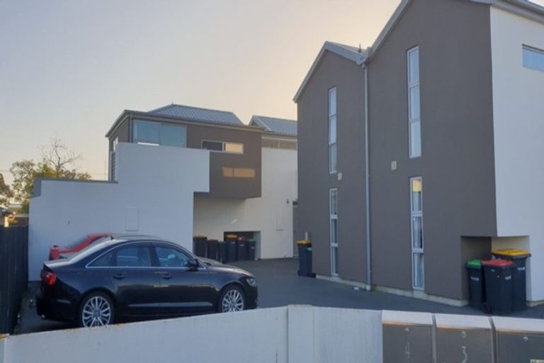 Photo of property in 2/473 Barbadoes Street, Edgeware, Christchurch, 8013