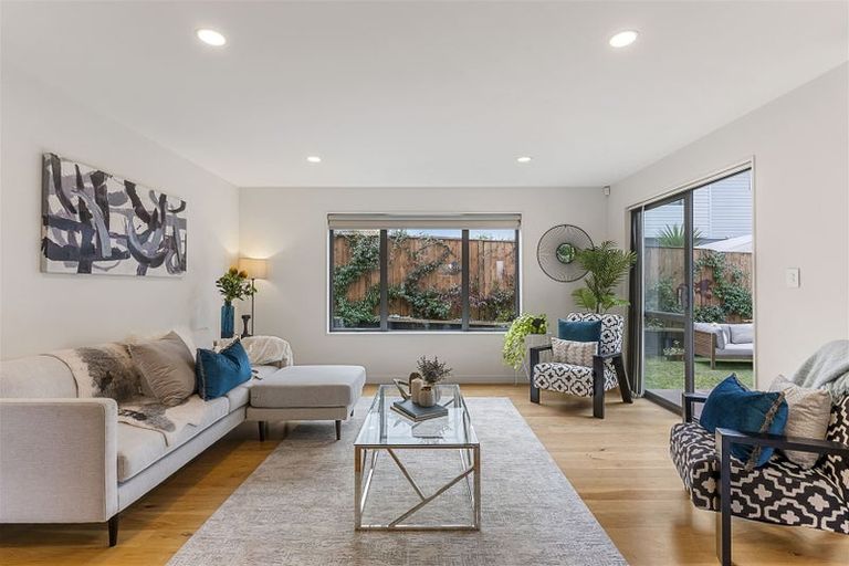 Photo of property in 142b Bucklands Beach Road, Bucklands Beach, Auckland, 2012