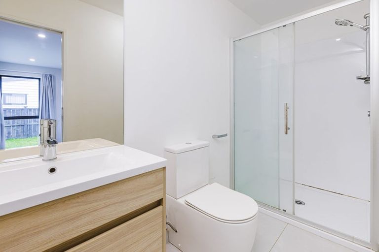 Photo of property in 19 Farmland Road, Papakura, 2110