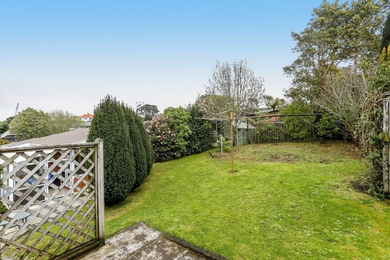 Photo of property in 2 Taunton Place, Lynmouth, New Plymouth, 4310