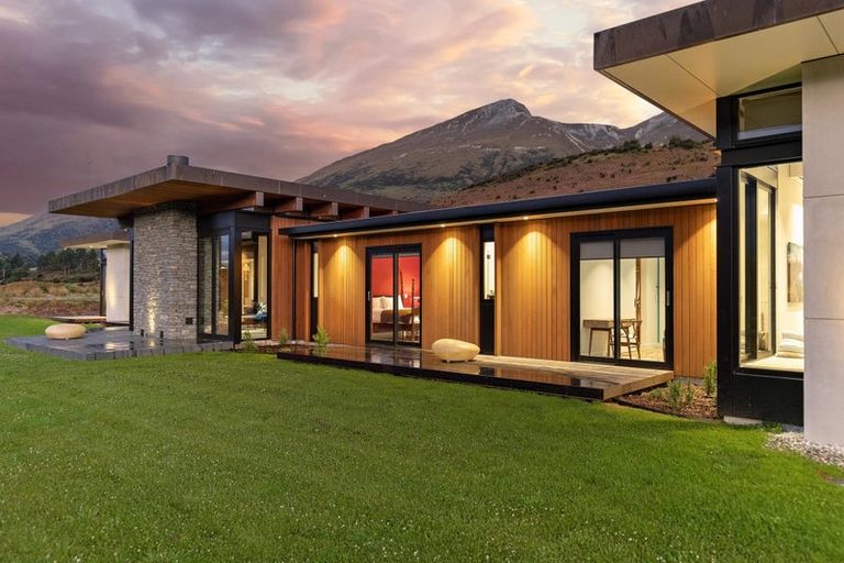 Photo of property in Wyuna, 5 River Valley View, Glenorchy, 9372