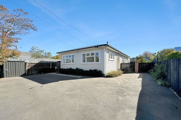 Photo of property in 1/155 Weston Road, St Albans, Christchurch, 8052