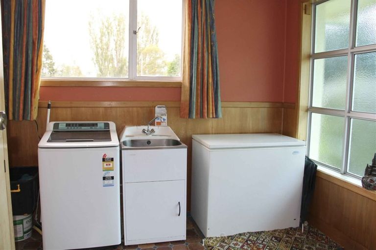 Photo of property in 2268 Ohai Clifden Highway, Orawia, Otautau, 9682