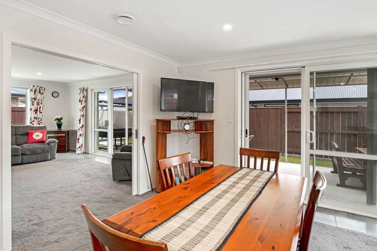 Photo of property in 15 Serenity Crescent, Kelvin Grove, Palmerston North, 4414