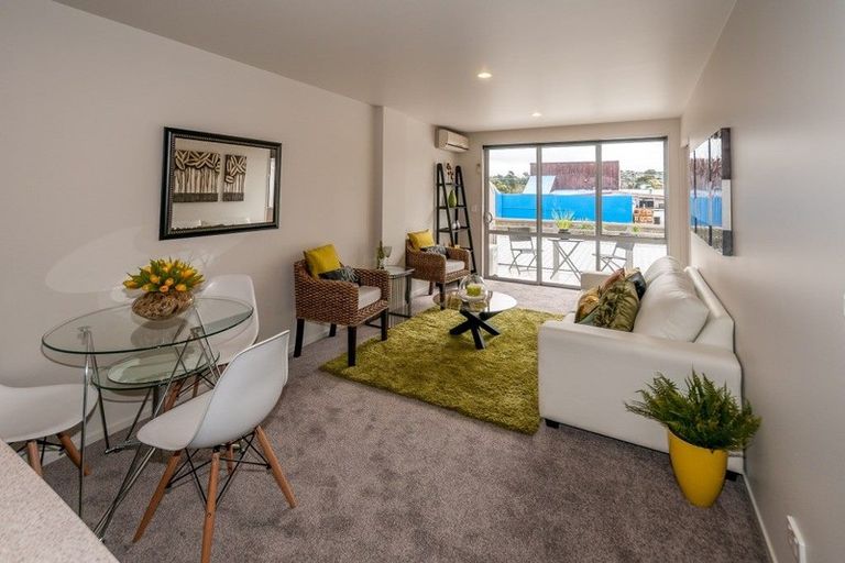 Photo of property in Bay Palms Apartments, 8/30b Bute Road, Browns Bay, Auckland, 0630