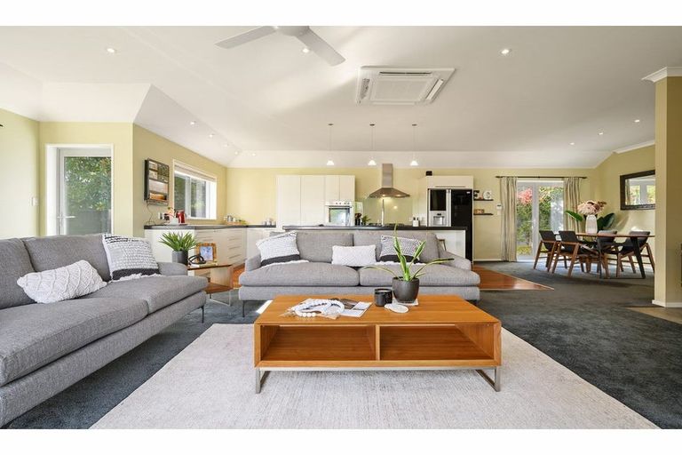 Photo of property in 12 Springwater Avenue, Northwood, Christchurch, 8051