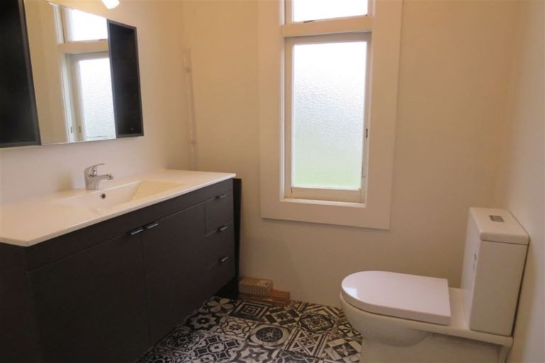 Photo of property in 23 Queenwood Road, Levin, 5510