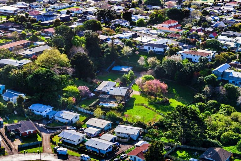 Photo of property in 1a Lismore Street, Strandon, New Plymouth, 4312